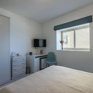 https://sliema-bedrooms-with-ensuite-bathrooms.hotelssaintjulians.com