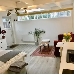 Apartment Boutique Garden With Free Parking, Brighton