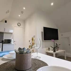 Apartment Modern Spacious, Brighton